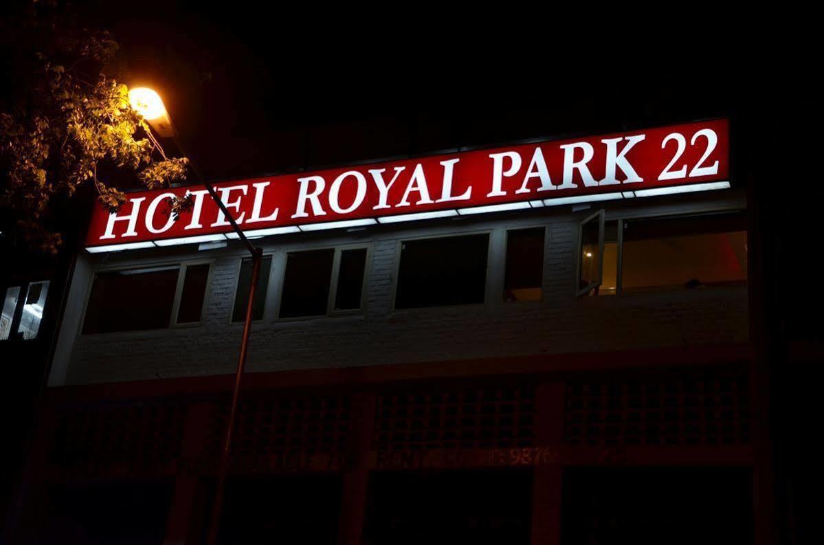 Hotel Royal Park 22 Chandīgarh Esterno foto